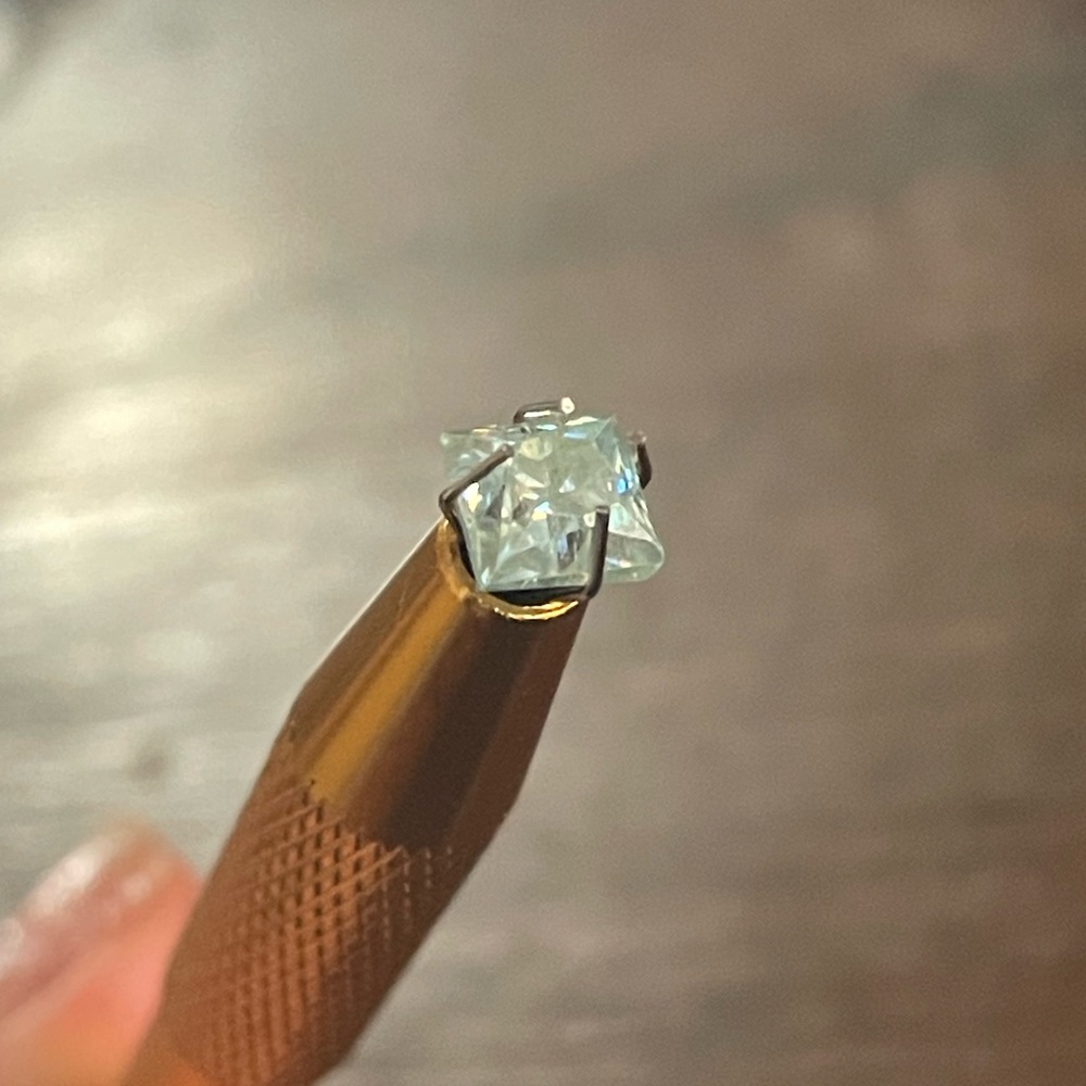 1.05 ctw Natural Diamond • Light Blueish-Green / Princess Cut • RETAIL $2,947USD - Picture 9 of 13